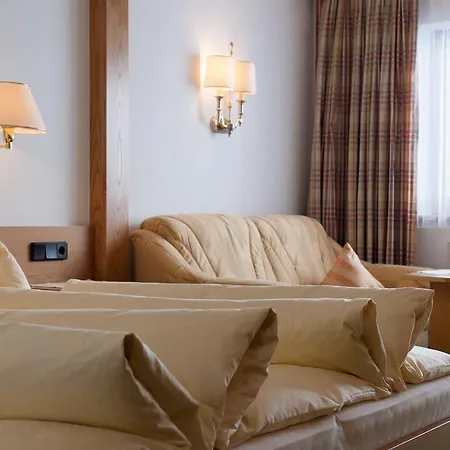 Jagdhof Hotel 4*