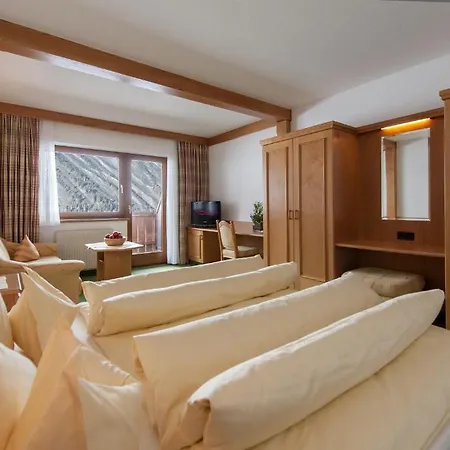 Jagdhof Hotel 4*