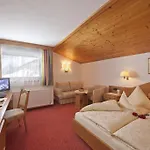 Jagdhof Hotel 4*